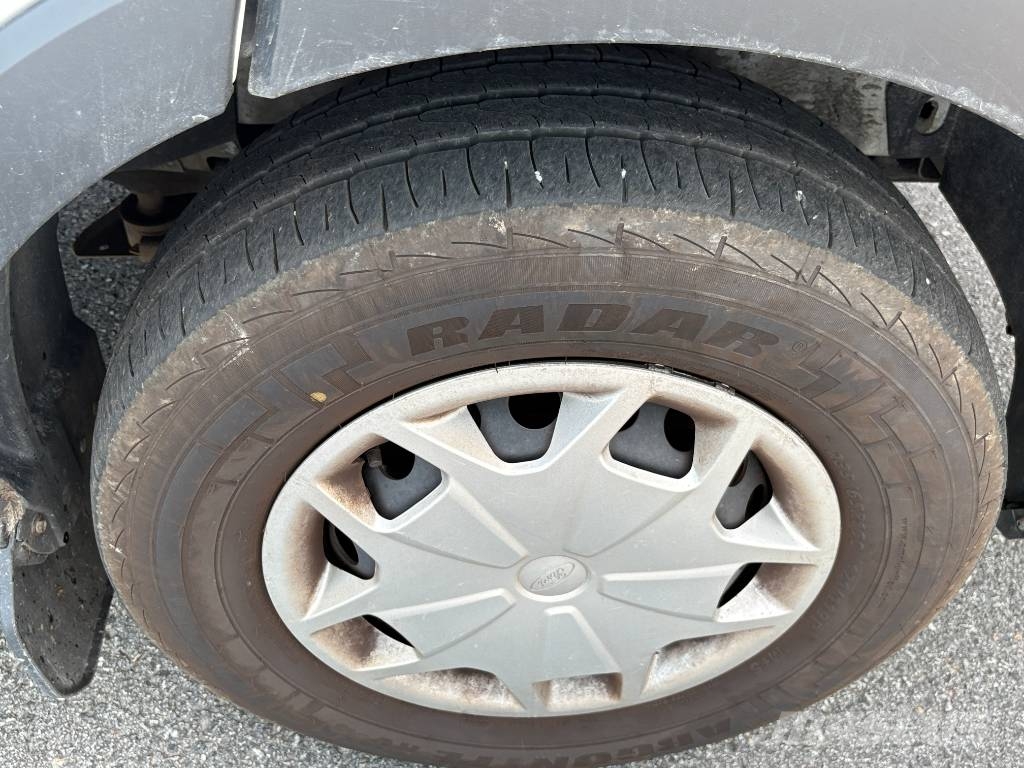 Ford Van 350 2,0 TDCi 130 hv M6 Neliveto Trend L3H3 4,1 Furgonetas cerradas
