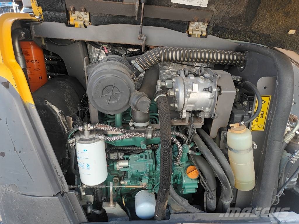 Volvo EC 27 C myös vuokraus Mini ekskavatörler, 7 tona dek