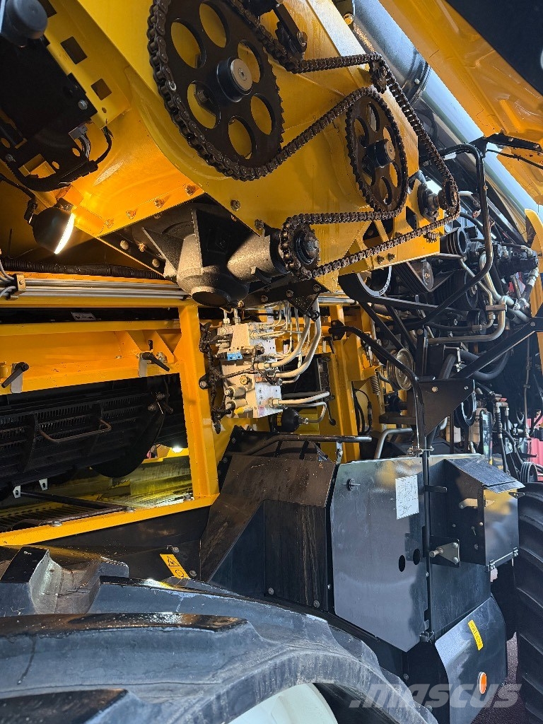 New Holland CR 9.90 Combine de secerat