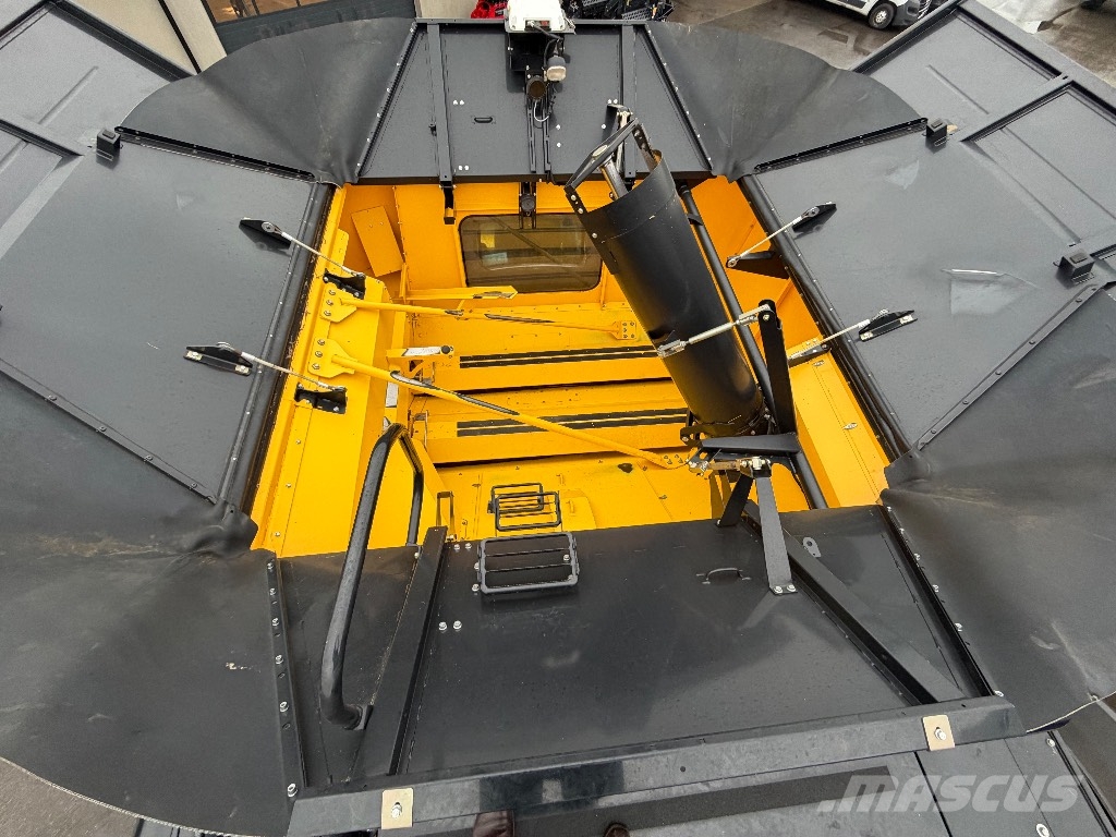 New Holland CR 9.90 Combine de secerat