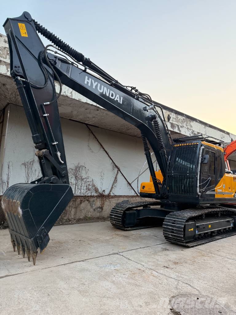 Hyundai 220LC-9S the largest‑scale supplier Raupenbagger