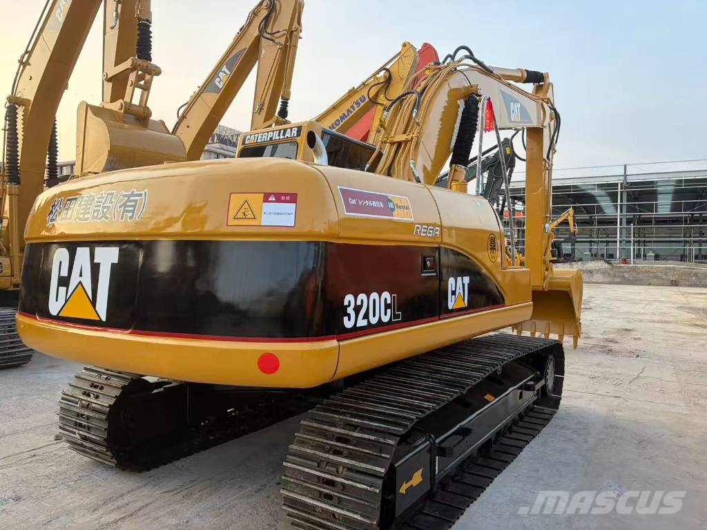 CAT 320CL حفارات وسط 7 طن - 12 طن