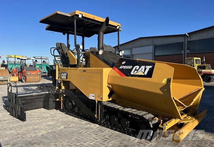CAT AP 655D Επίστρωση ασφάλτου