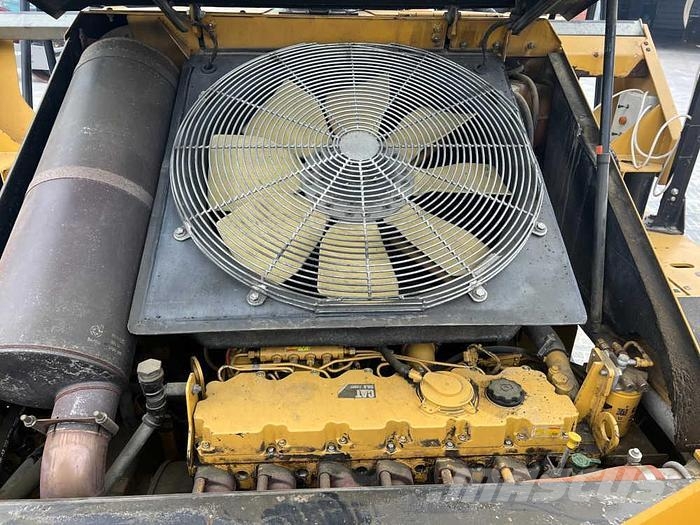 CAT AP 655D Επίστρωση ασφάλτου