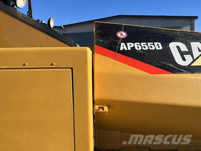 CAT AP 655D Επίστρωση ασφάλτου