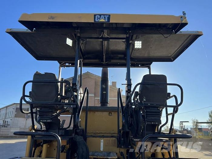 CAT AP 655D Επίστρωση ασφάλτου