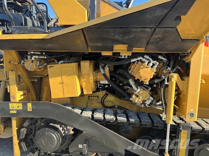 CAT AP 655D Επίστρωση ασφάλτου