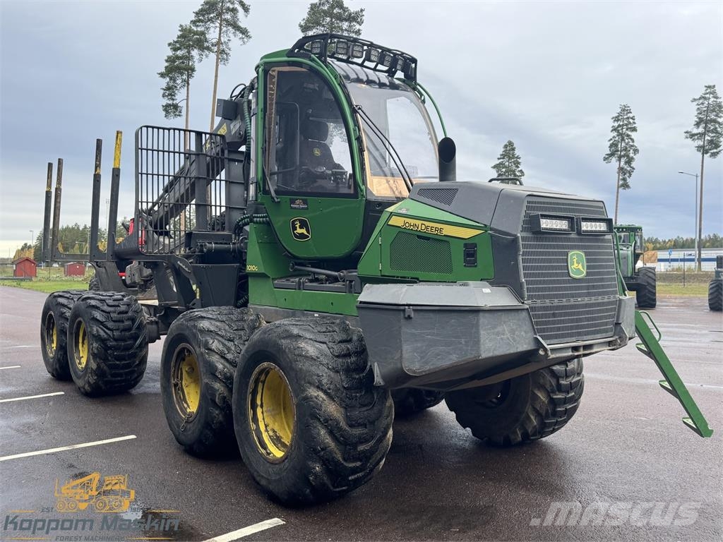 John Deere 1010G Lassbærere