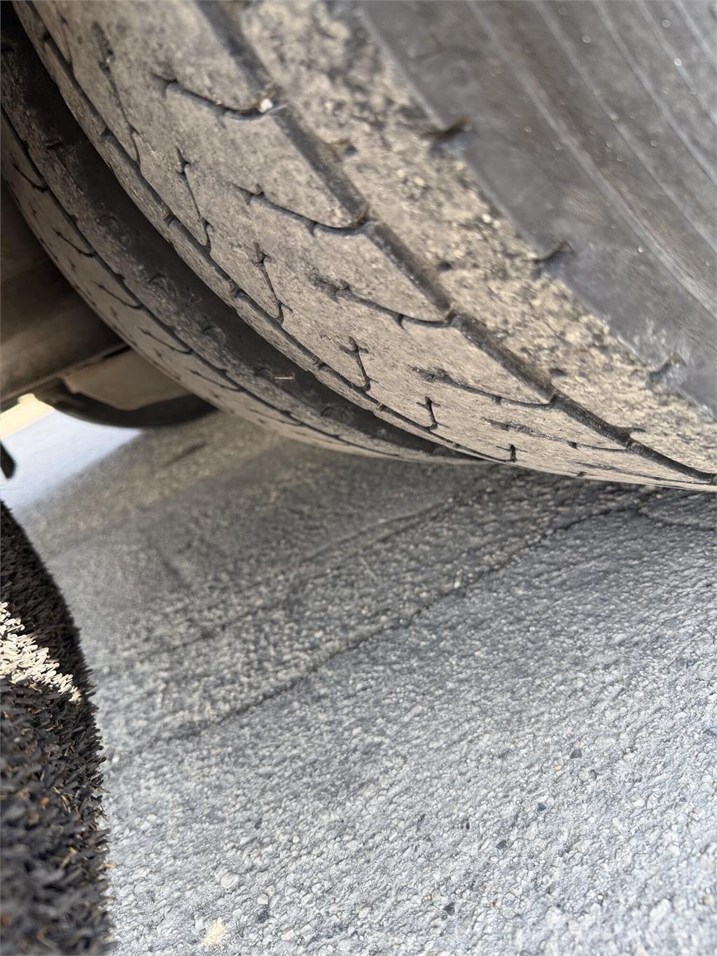 Mercedes-Benz Atego VIN 693 Camiones de caja de lona