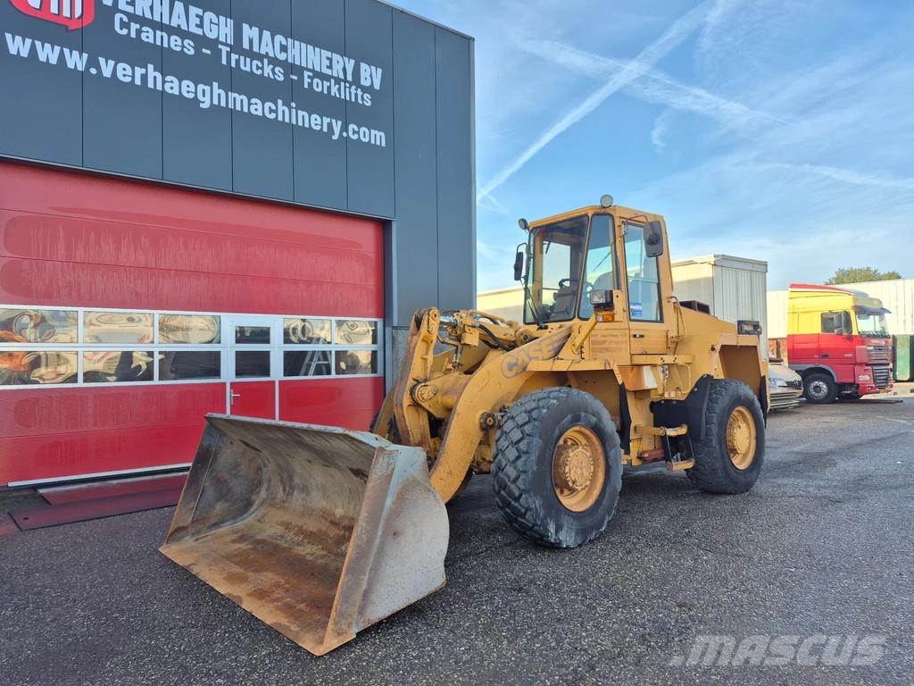 CASE 621B Wielladers