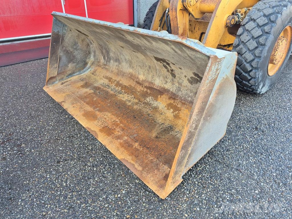 CASE 621B Wielladers