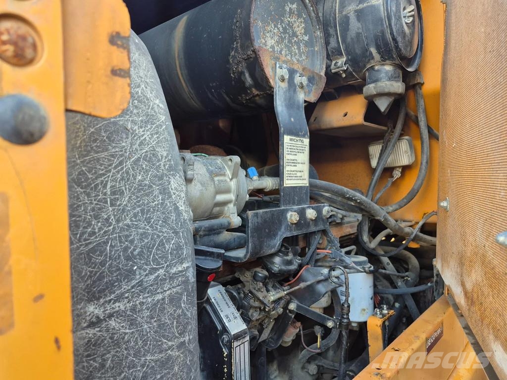 CASE 621B Wielladers