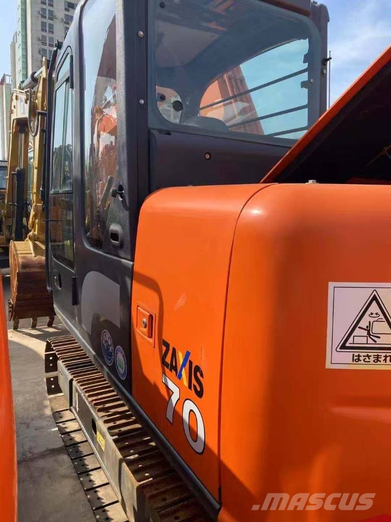 Hitachi ZX 70 Midi bageri 7t – 12t