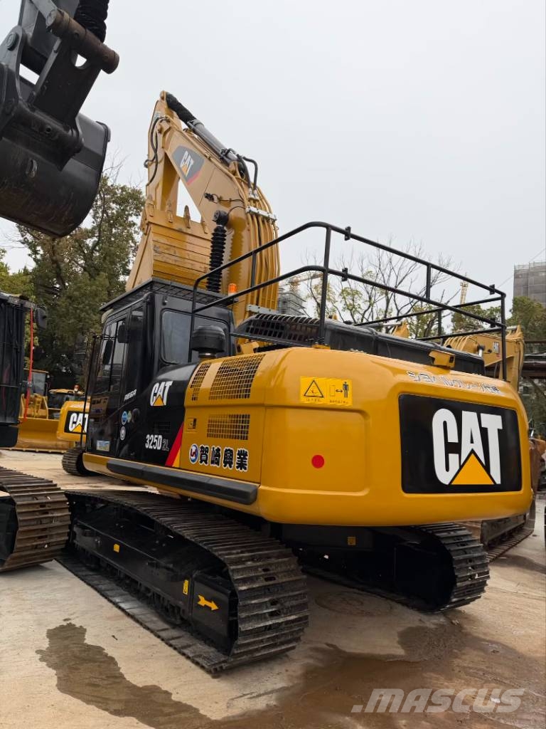 CAT 325D2L   3000 units excavators in stock Raupenbagger
