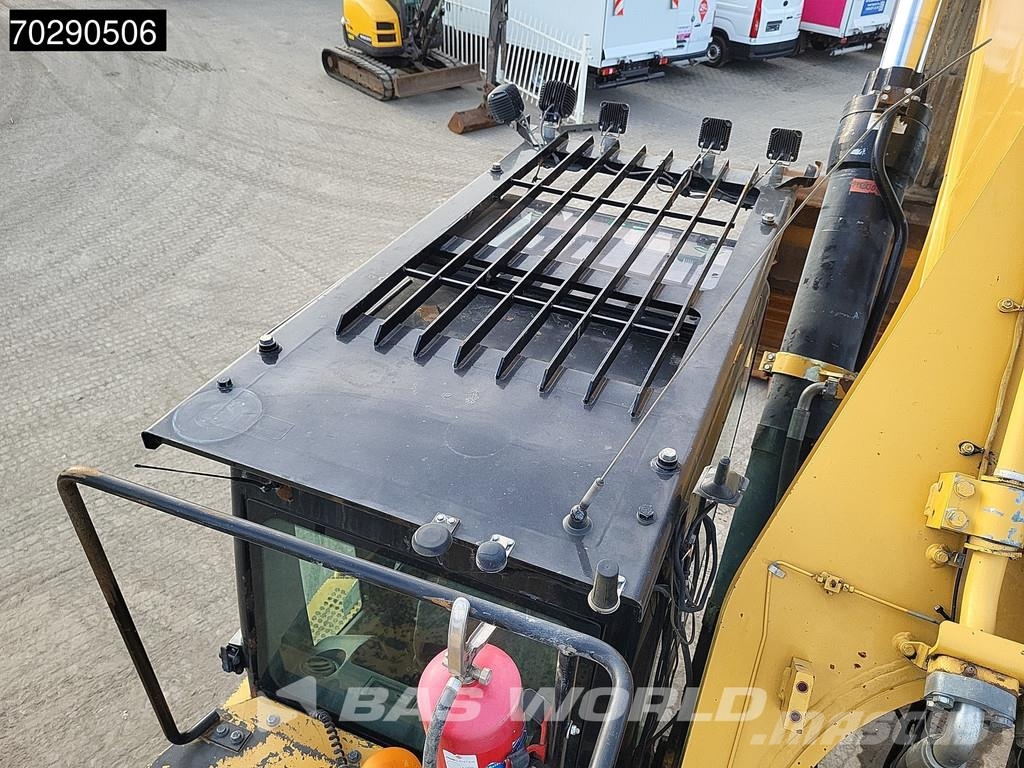 CAT 390 D L Rupsgraafmachines