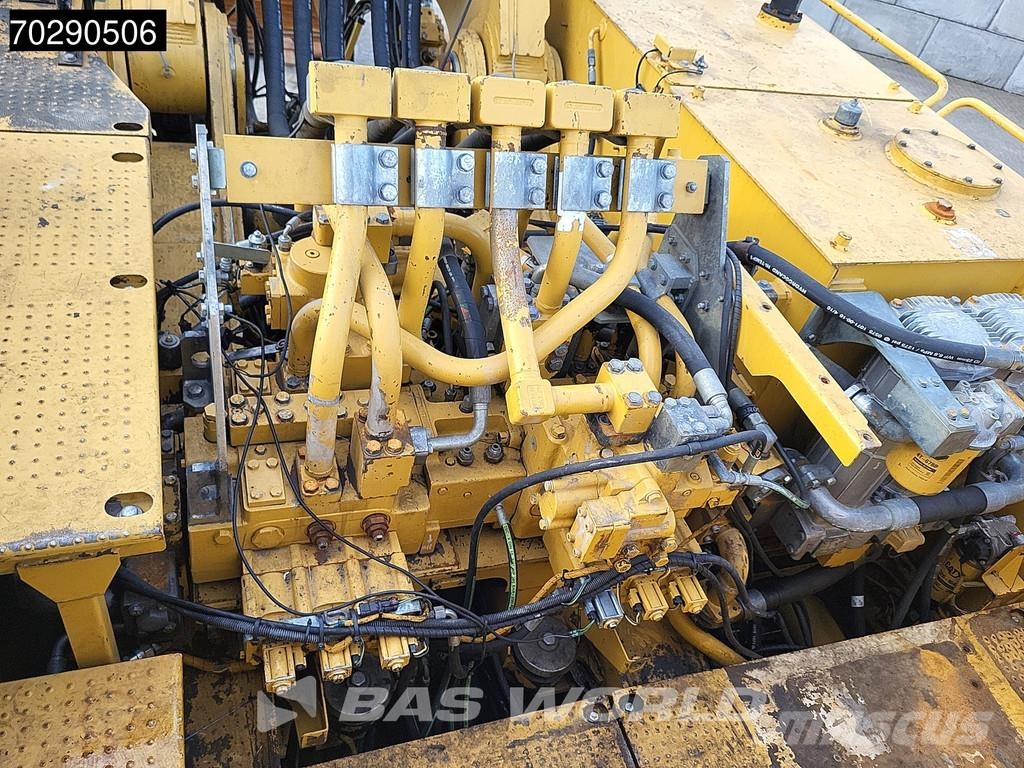 CAT 390 D L Rupsgraafmachines