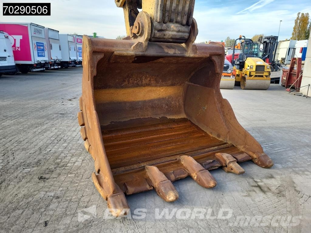 CAT 390 D L Crawler excavators