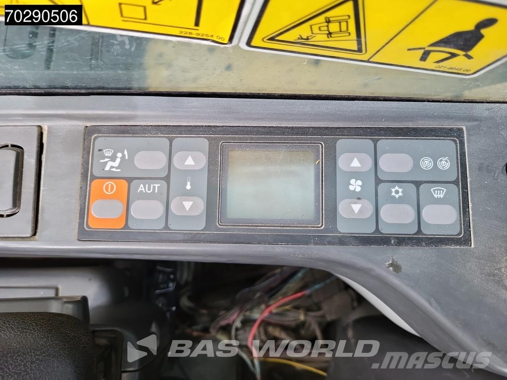 CAT 390 D L Crawler excavators