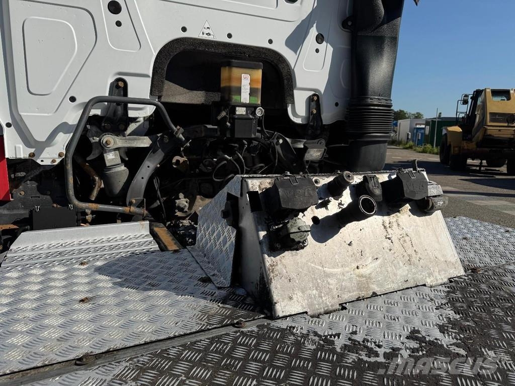 Mercedes-Benz Arocs 3351 6X4 EURO 6 Camiones tractor