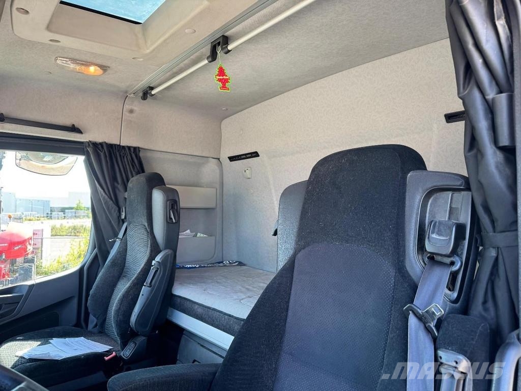 Mercedes-Benz Arocs 3351 6X4 EURO 6 Camiones tractor
