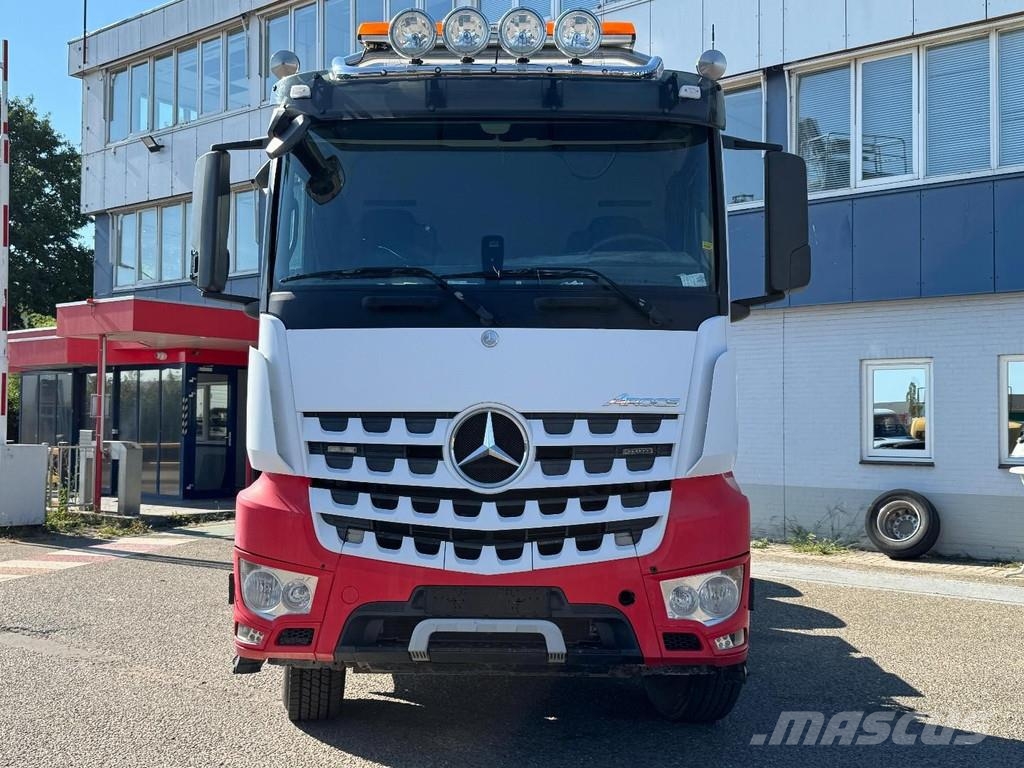 Mercedes-Benz Arocs 3351 6X4 EURO 6 Camiones tractor