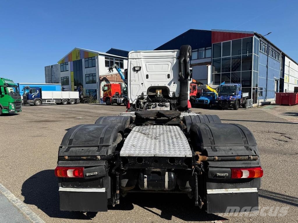 Mercedes-Benz Arocs 3351 6X4 EURO 6 Camiones tractor