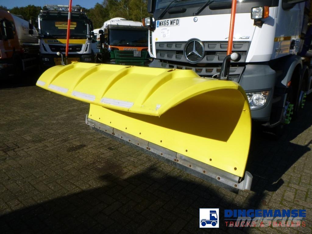 MB Trac Arocs 3240 8x4 RHD Schmidt snow plough / gritter Ratraki śniegowe