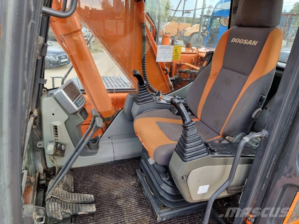 Doosan DX 160 LC Bog Master Excavadoras sobre orugas
