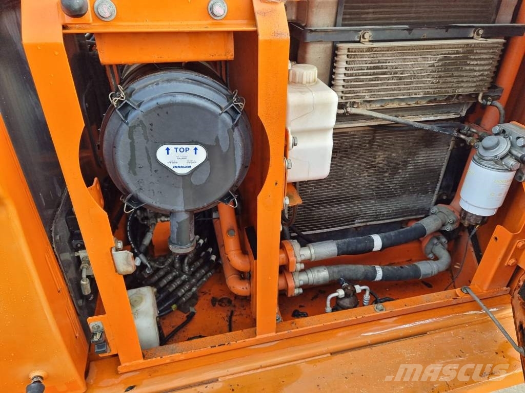 Doosan DX 160 LC Bog Master Excavadoras sobre orugas