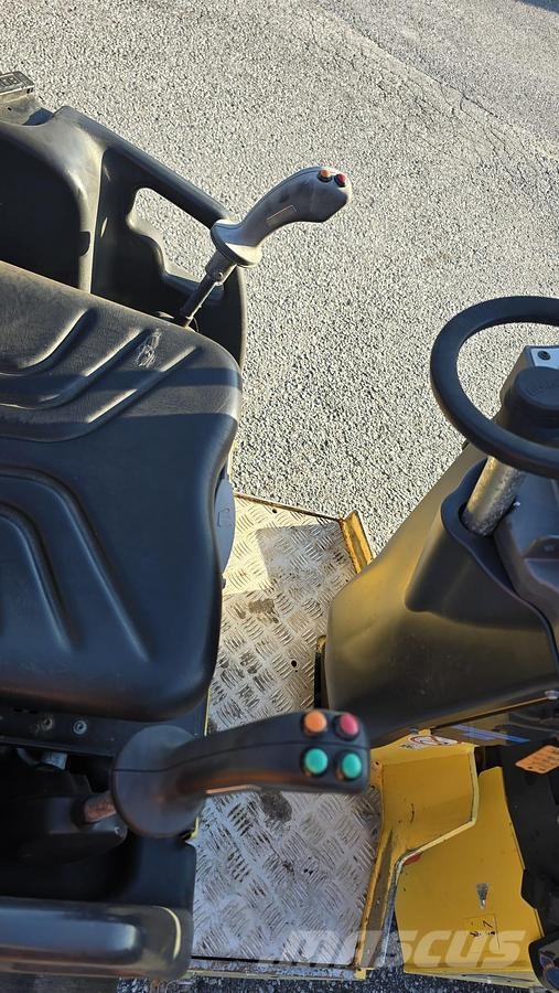 Bomag BW 90 AC-5 Kombi-Vibrationswalze Valjci