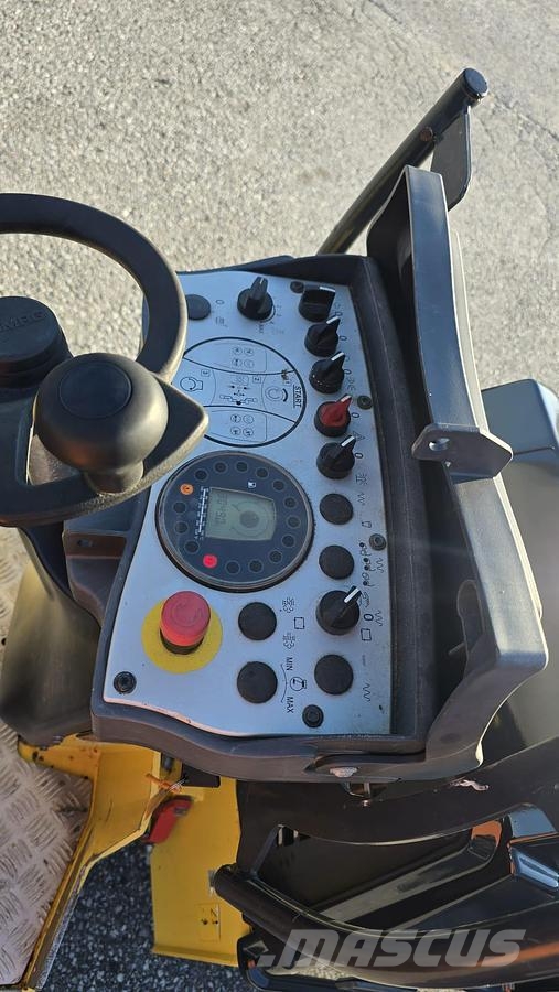 Bomag BW 90 AC-5 Kombi-Vibrationswalze Valjci