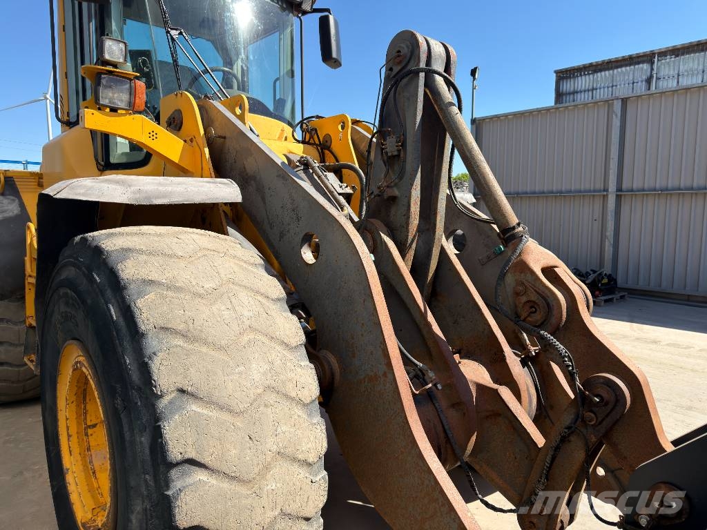 Volvo L120F Pyöräkuormaajat