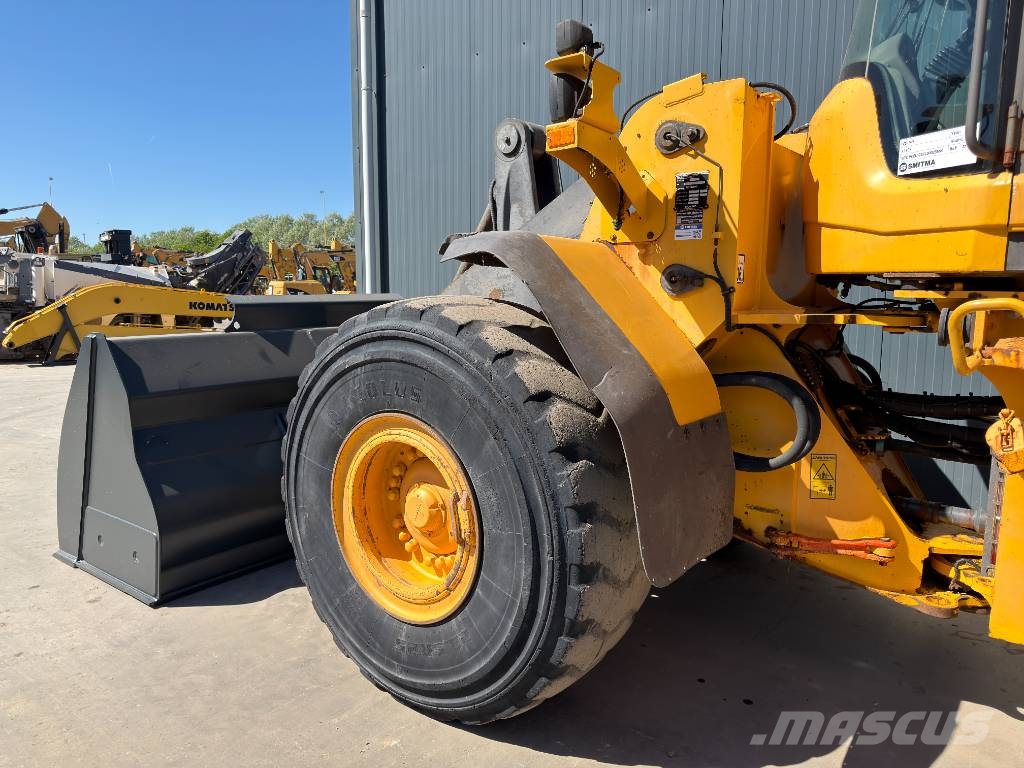 Volvo L120F Pyöräkuormaajat