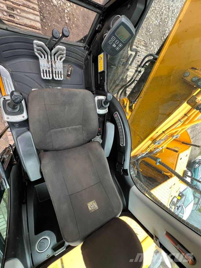 JCB 220 Rupsgraafmachines