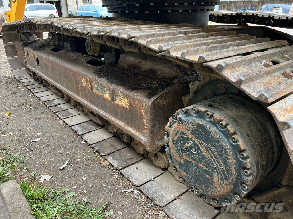 JCB 220 Rupsgraafmachines