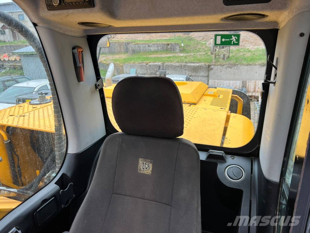 JCB 220 Rupsgraafmachines