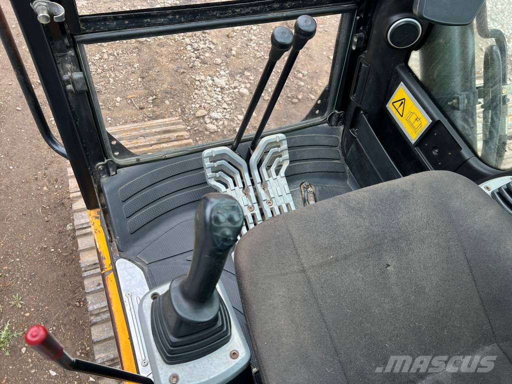 JCB 220 Rupsgraafmachines