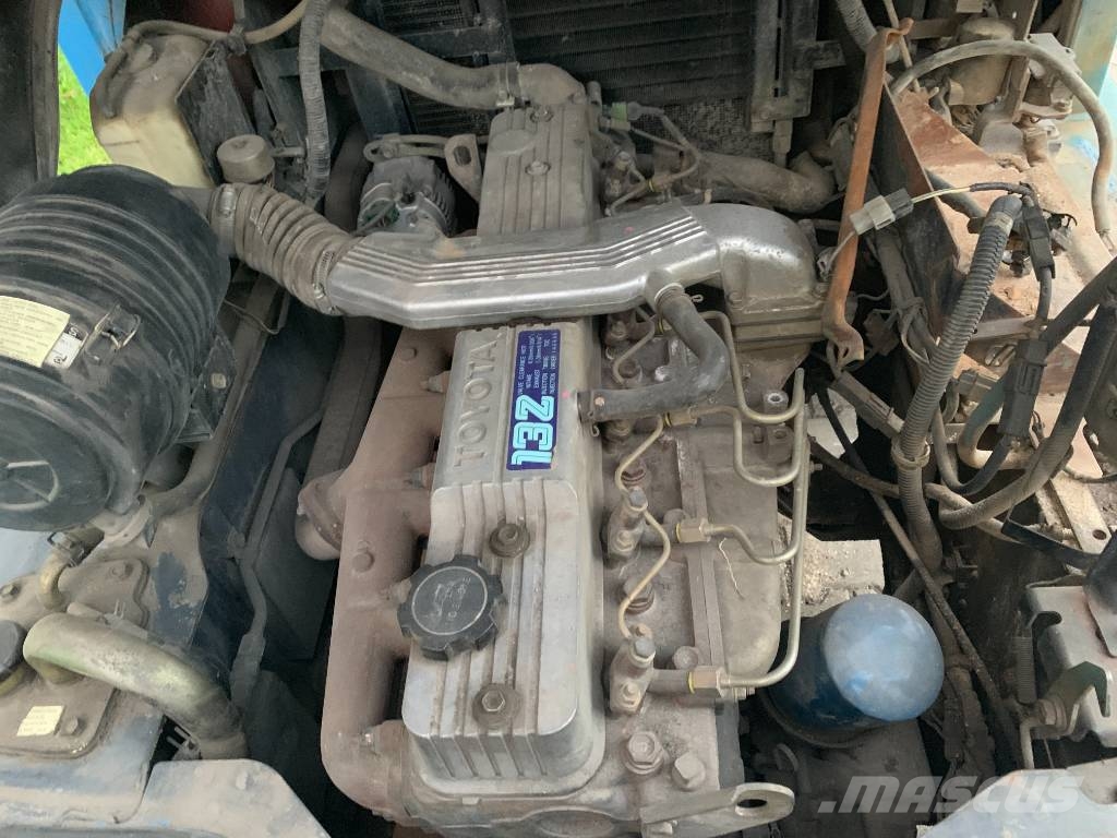 Toyota 6 FDF 40 /02/ V-2358 OB Camiones diesel