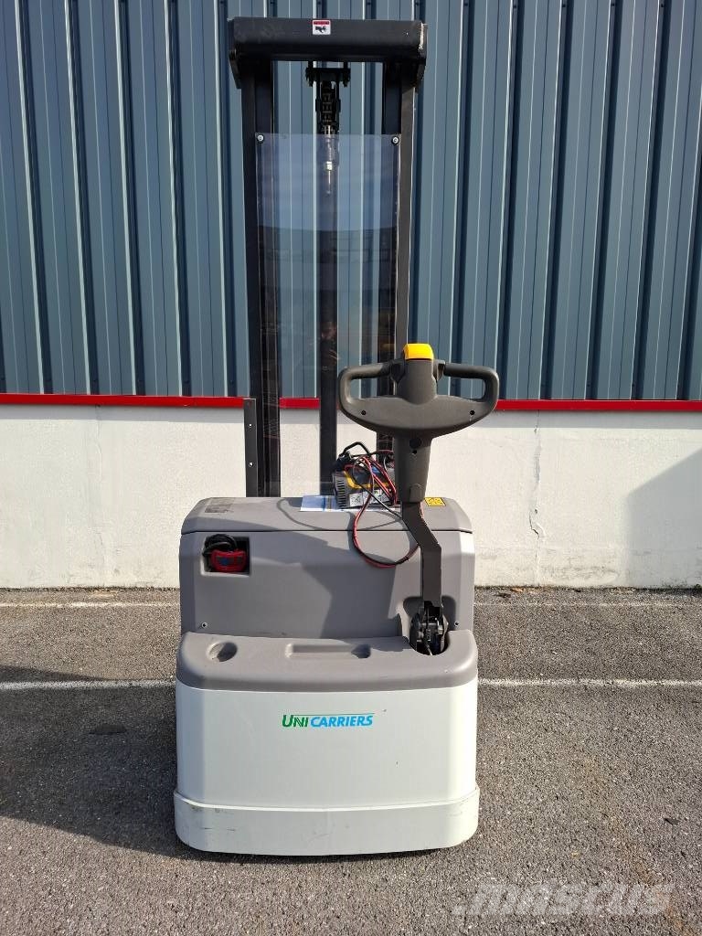 UniCarriers PSH160ST360 Gerbeur accompagnant