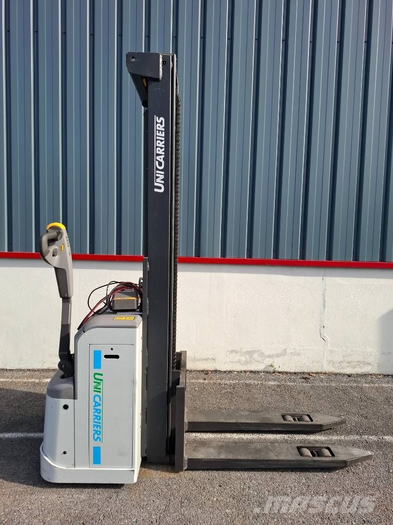UniCarriers PSH160ST360 Gerbeur accompagnant
