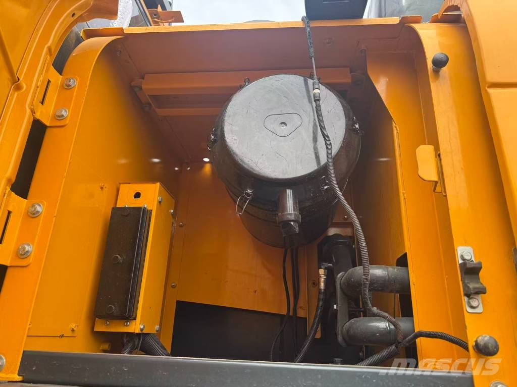 Hyundai R350LVS 履带挖掘机