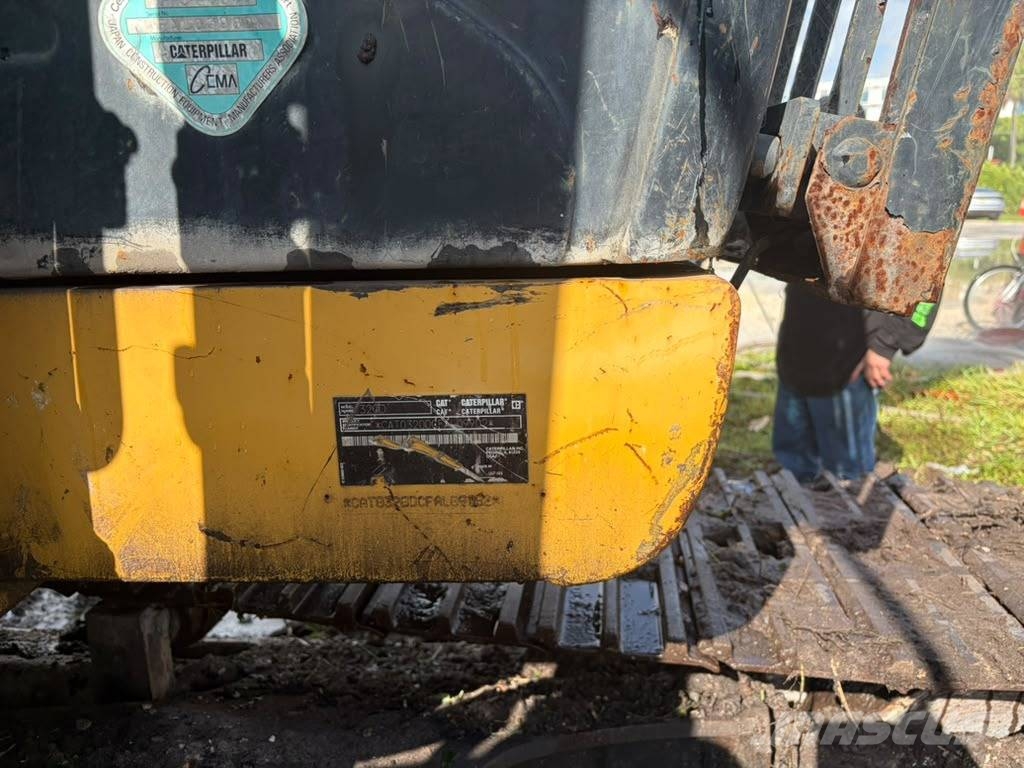 CAT 320 D L Pelle sur chenilles
