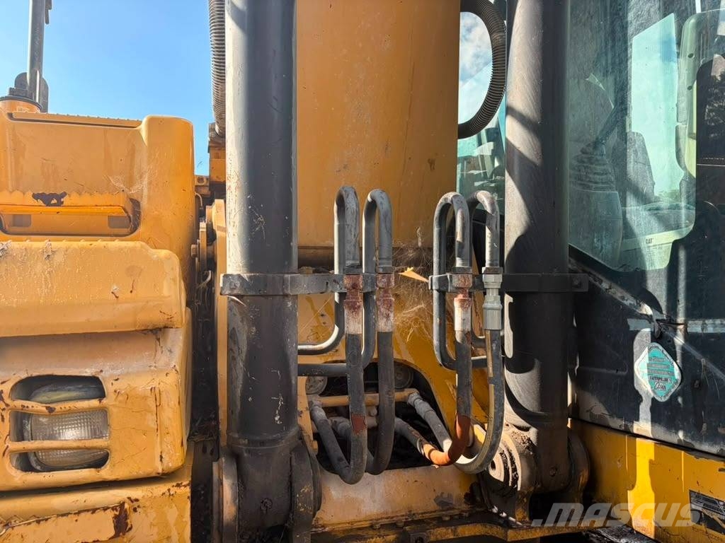CAT 320 D L Pelle sur chenilles