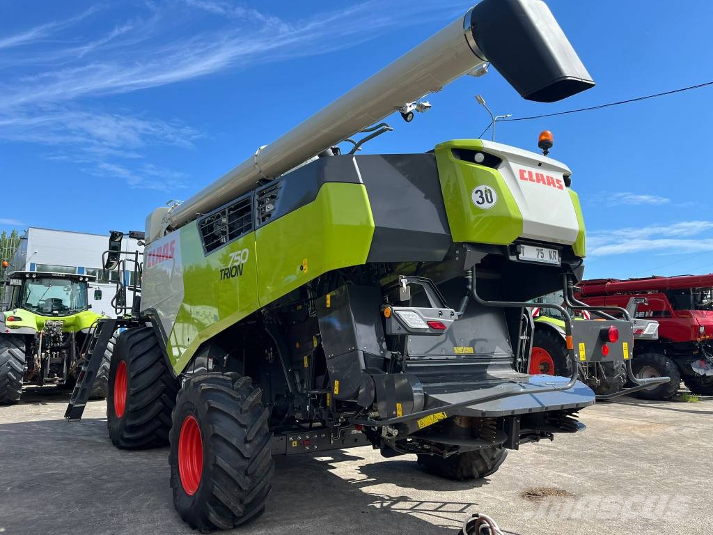CLAAS Trion 750 Θεριζοαλωνιστικές μηχανές