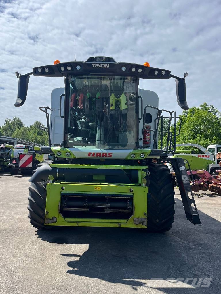 CLAAS Trion 750 Θεριζοαλωνιστικές μηχανές