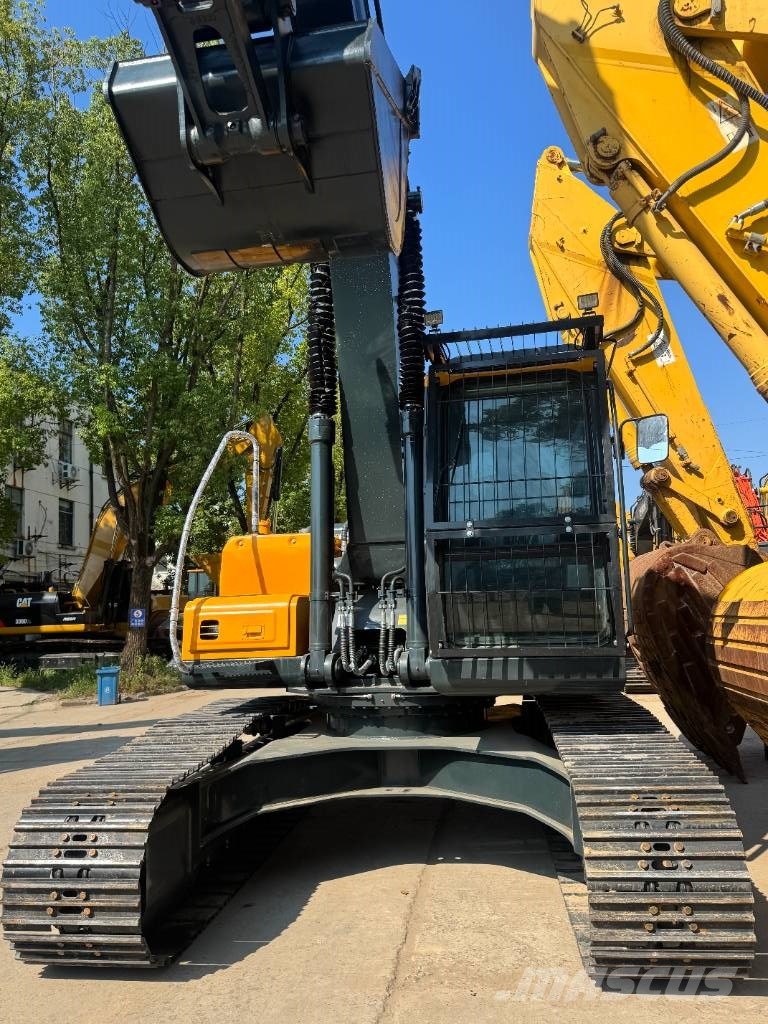 Hyundai HX 220 HD Гусеничні екскаватори