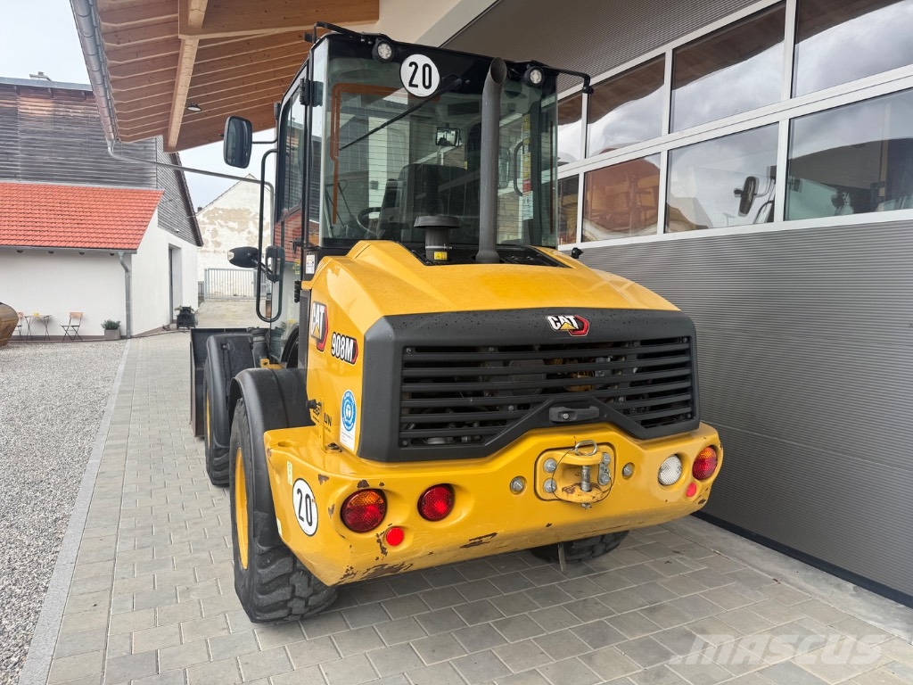 CAT 908 Kolesni nakladalci