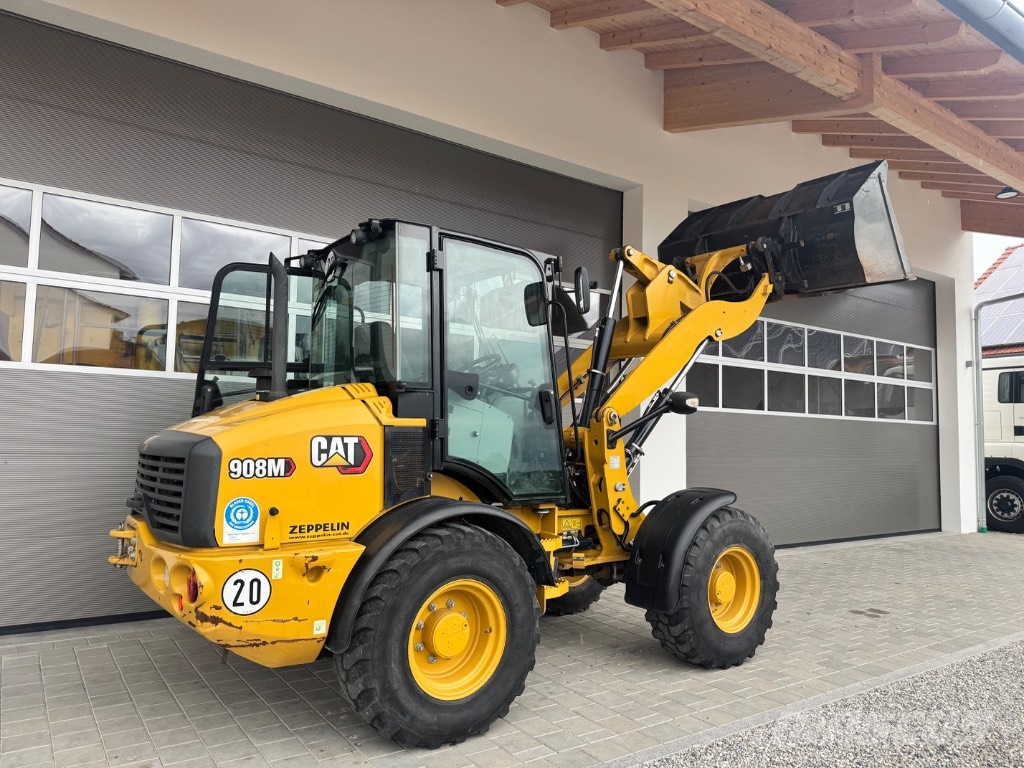 CAT 908 Kolesni nakladalci