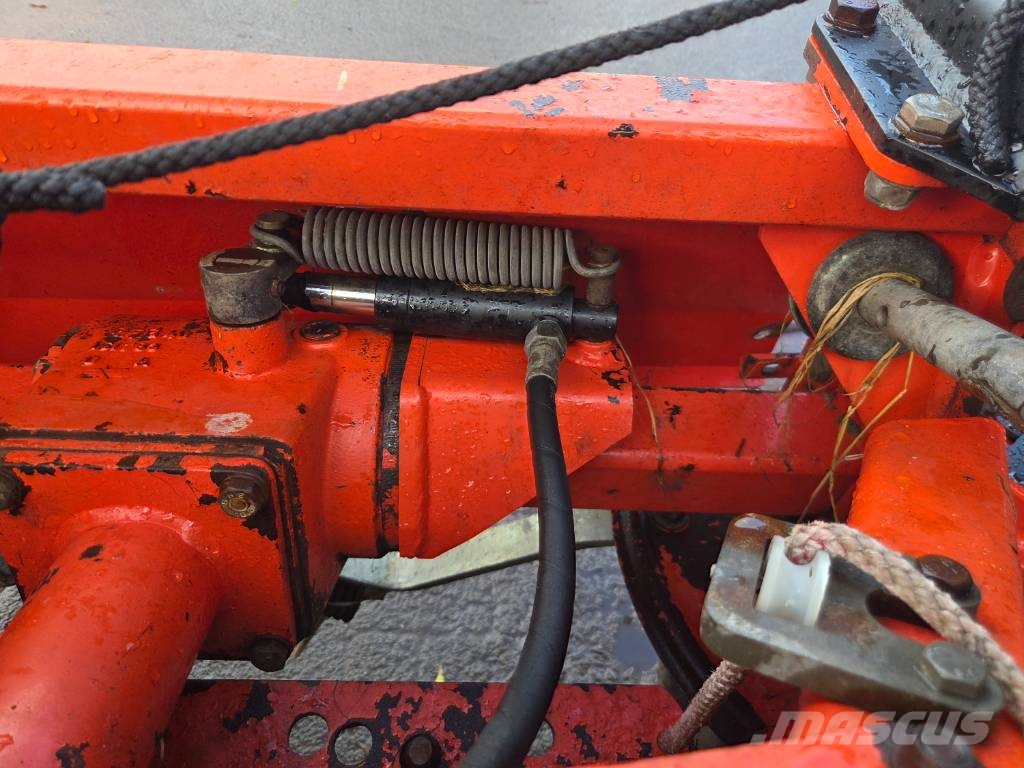 Fella TH 900 D Hydro Граблі і сінозворушувачі
