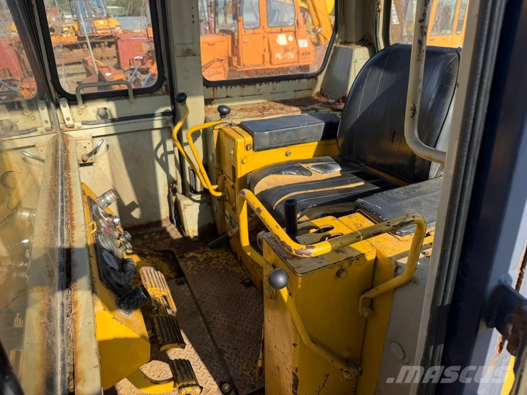 Komatsu D 41 S-3 Utovarivaču guseničara